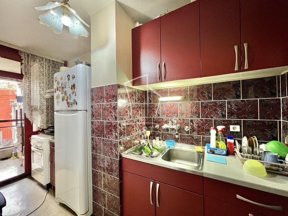 Stan na prodaju u Beogradu, Banjica, trosoban, 70m2, cena 225000 evra