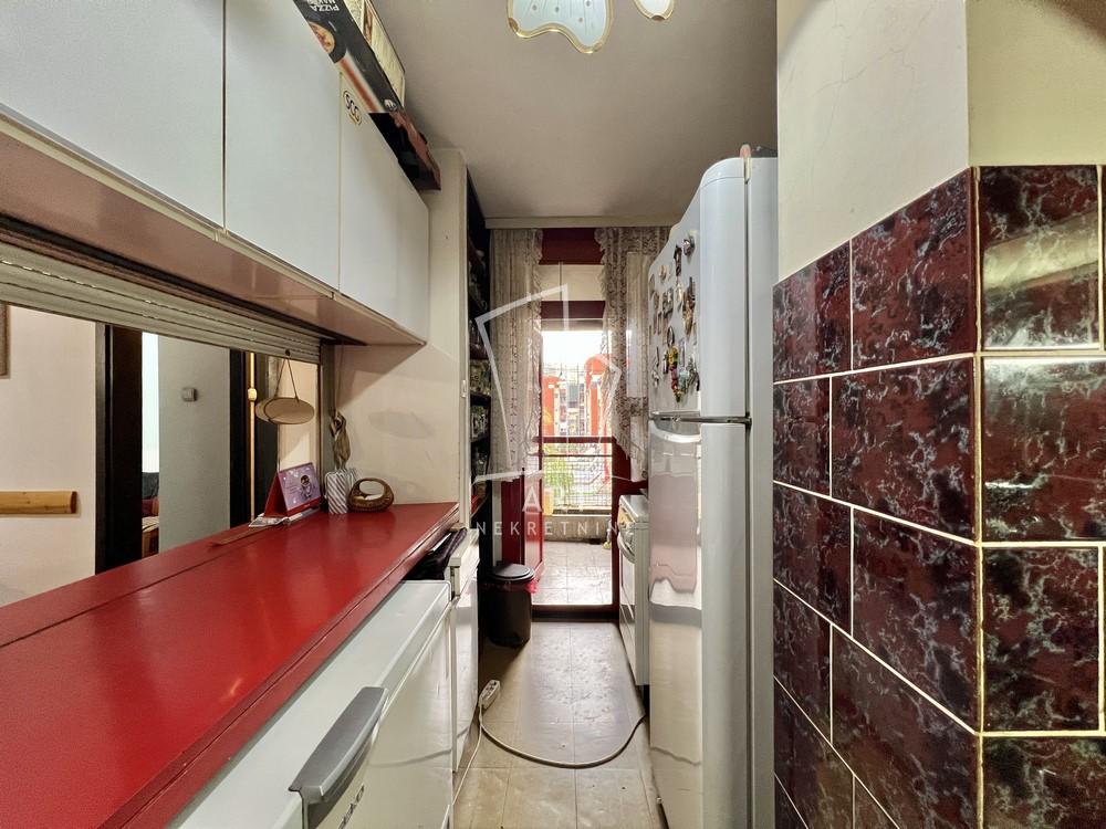 Stan na prodaju u Beogradu, Banjica, trosoban, 70m2, cena 225000 evra