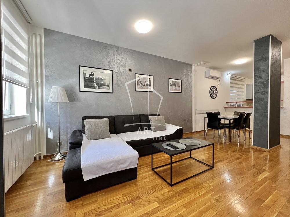 Stan na prodaju u Beogradu, Vračar, trosoban, 77m2, cena 310000 evra