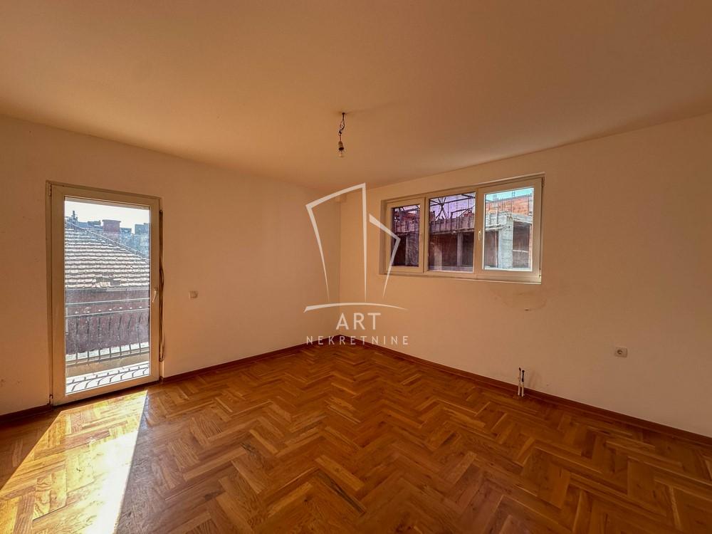 Stan na prodaju u Beogradu, Zvezdara, cetvorosoban, 62m2, cena 230000 evra