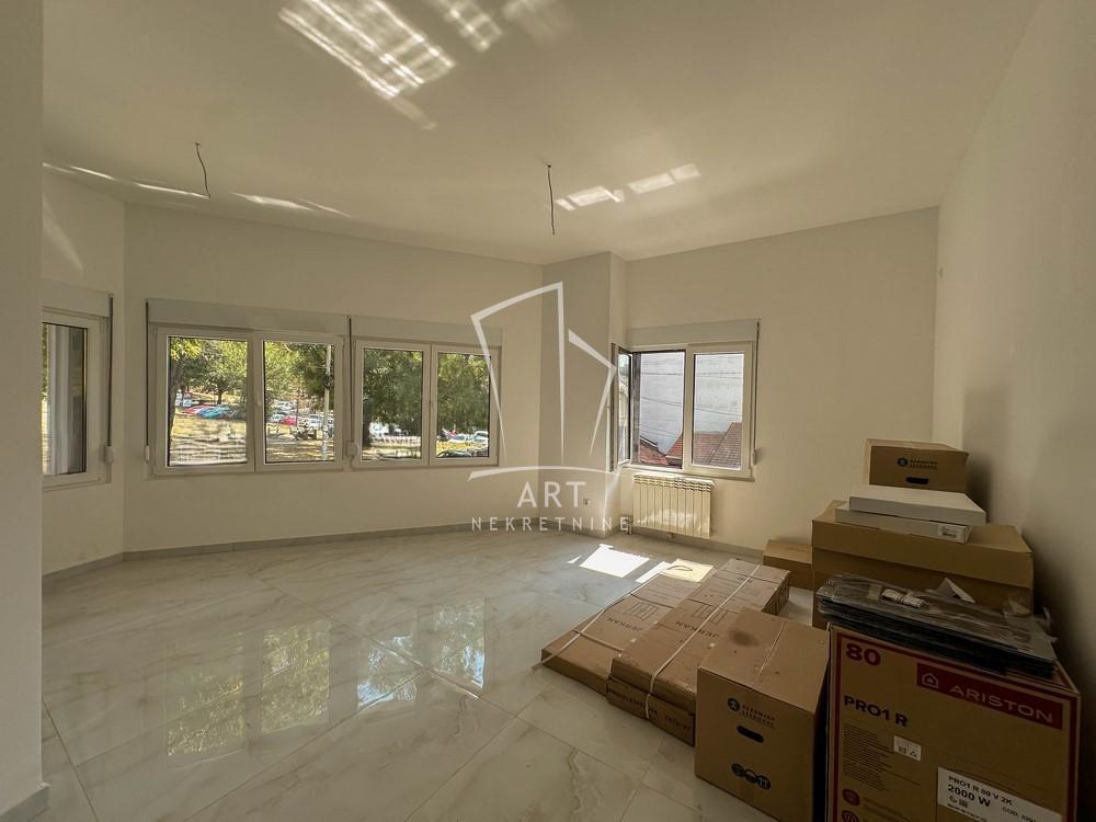 Stan na prodaju u Beogradu, Cvetkova pijaca, dvosoban, 50m2, cena 155000 evra