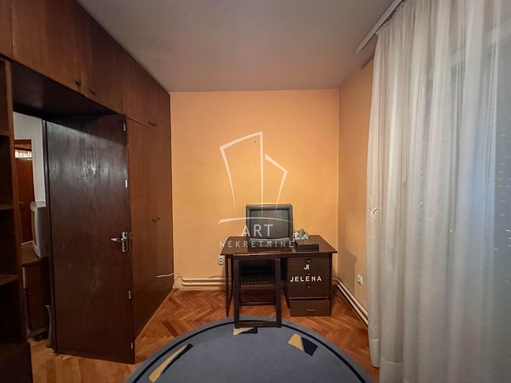 Stan na prodaju u Beogradu, Voždovac, cetvorosoban, 54m2, cena 195000 evra
