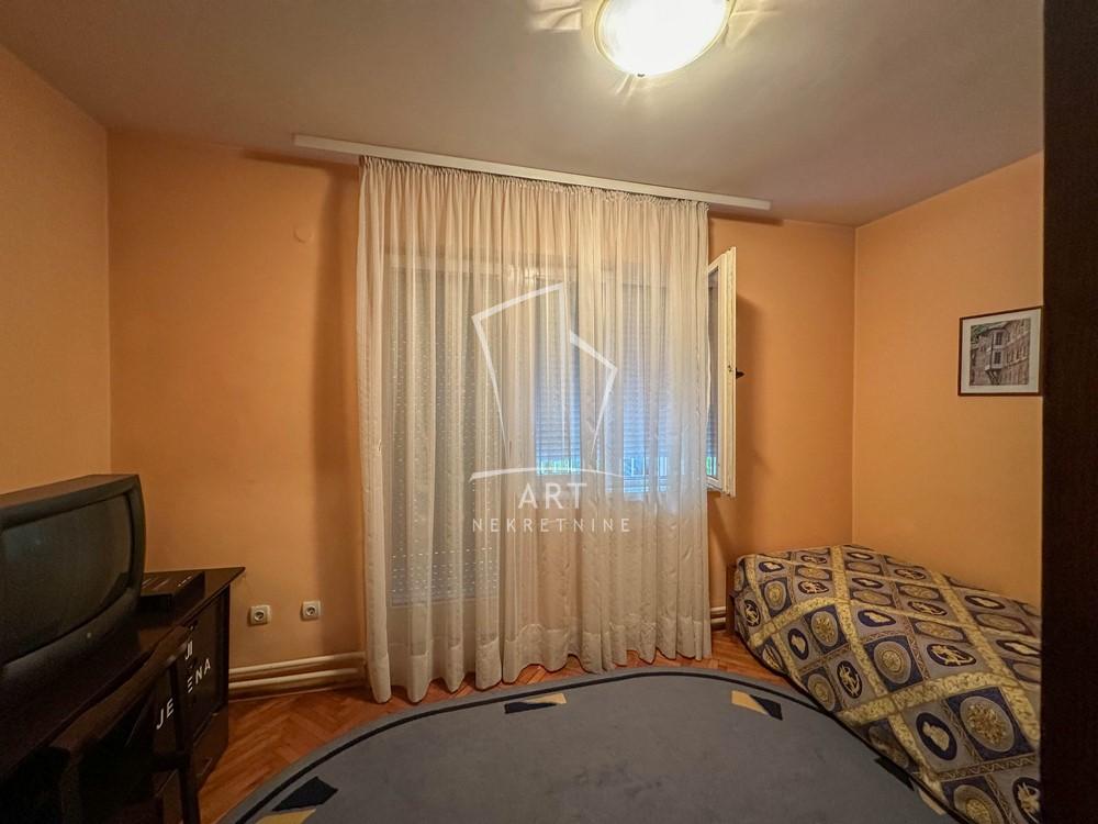 Stan na prodaju u Beogradu, Voždovac, cetvorosoban, 54m2, cena 195000 evra