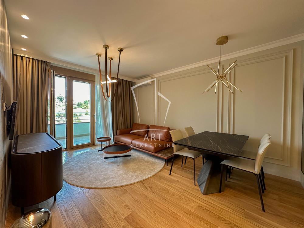 Stan na prodaju u Beogradu, Novi Beograd, trosoban, 72m2, cena 379900 evra