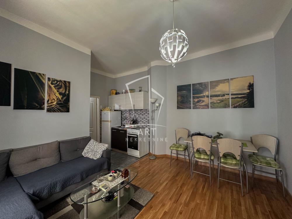 Stan na prodaju u Beogradu, Stari grad, dvosoban, 55m2, cena 200000 evra