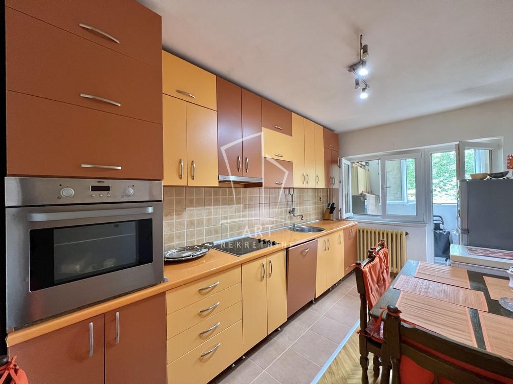 Stan na prodaju u Beogradu, Čukarica, dvosoban, 71m2, cena 95000 evra
