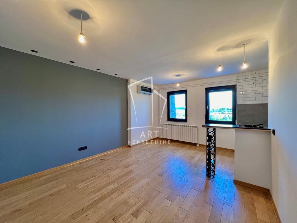 Stan na prodaju u Beogradu, Voždovac, cetvorosoban, 89m2, cena 245000 evra