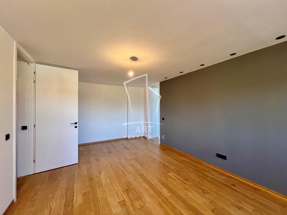 Stan na prodaju u Beogradu, Voždovac, cetvorosoban, 89m2, cena 225000 evra