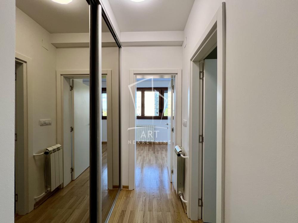 Stan na prodaju u Beogradu, Palilula, cetvorosoban, 88m2, cena 299000 evra