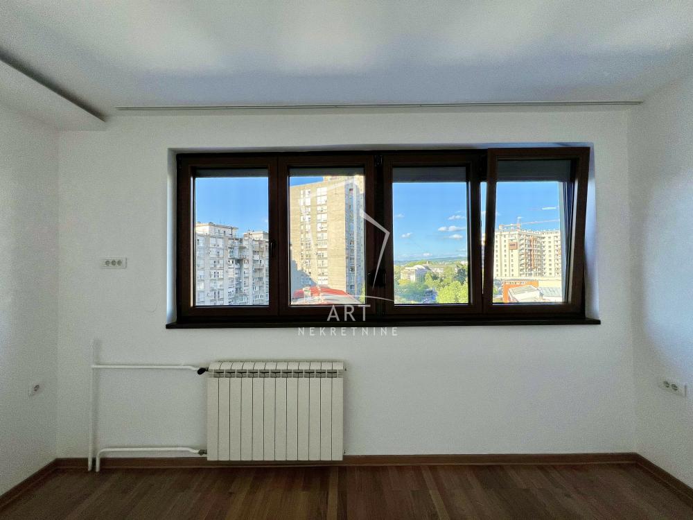 Stan na prodaju u Beogradu, Palilula, cetvorosoban, 88m2, cena 299000 evra