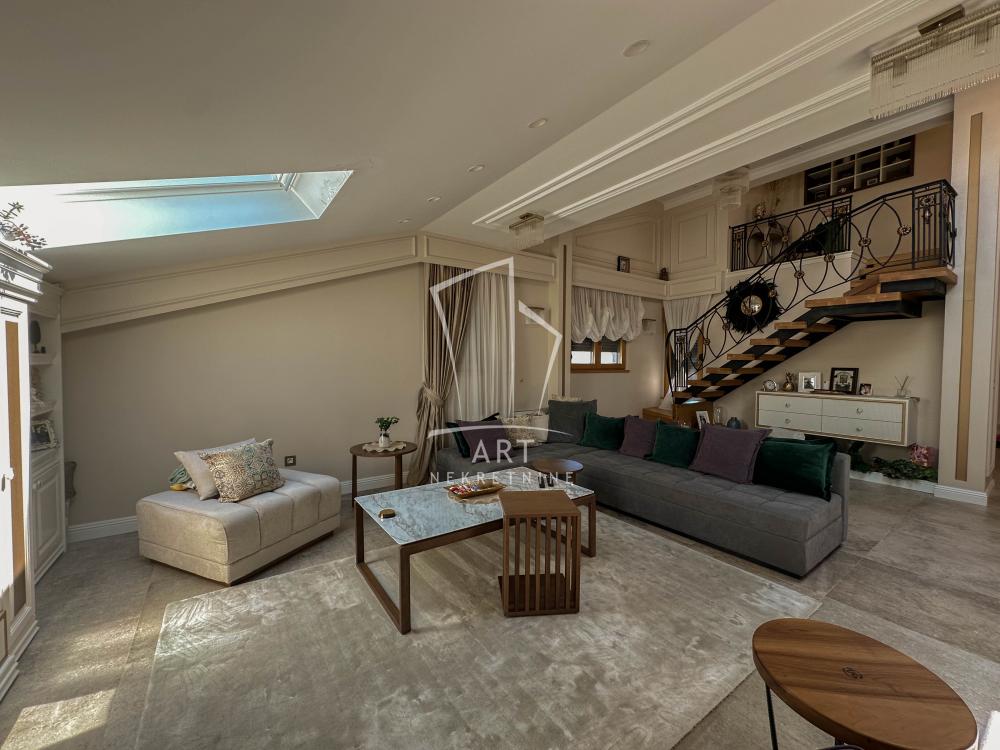Stan na prodaju u Beogradu, Bulbulder, cetvorosoban, 160m2, cena 550000 evra