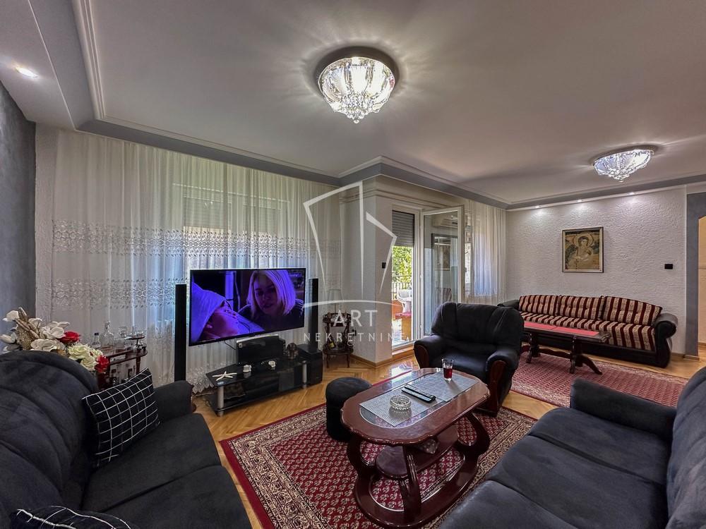 Stan na prodaju u Beogradu, Bogoslovija, trosoban, 77m2, cena 240000 evra