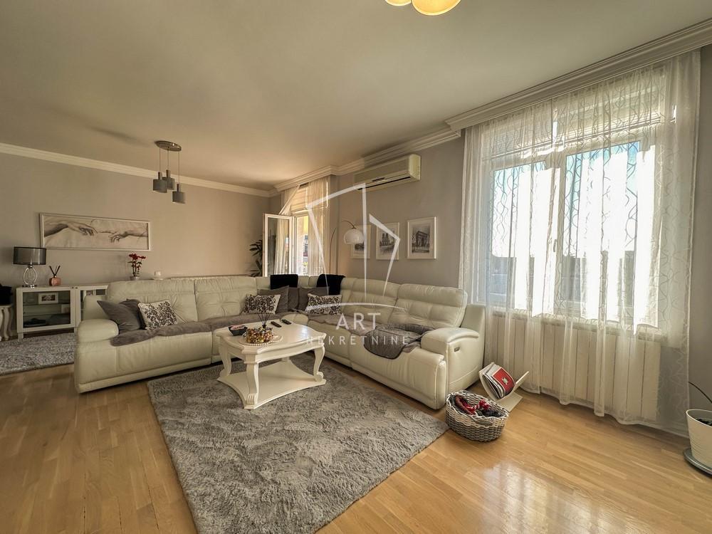 Stan na prodaju u Beogradu, Stari grad, 173m2, cena 530000 evra