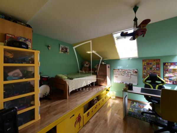 Stan na prodaju u Beogradu, Dedinje, 225m2, cena 650000 evra