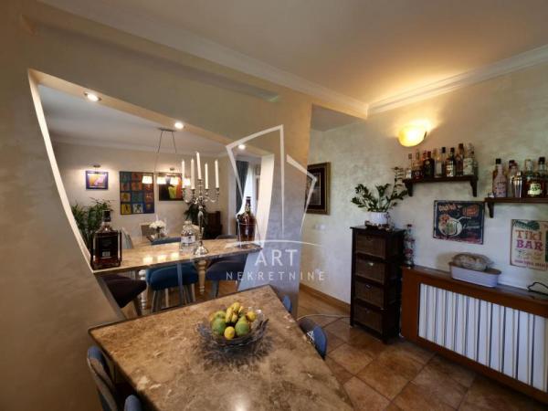 Stan na prodaju u Beogradu, Dedinje, 225m2, cena 650000 evra