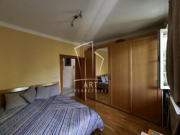 Stan na prodaju u Beogradu, Dedinje, 225m2, cena 650000 evra