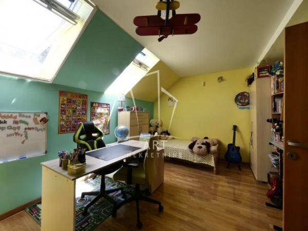 Stan na prodaju u Beogradu, Dedinje, 225m2, cena 650000 evra