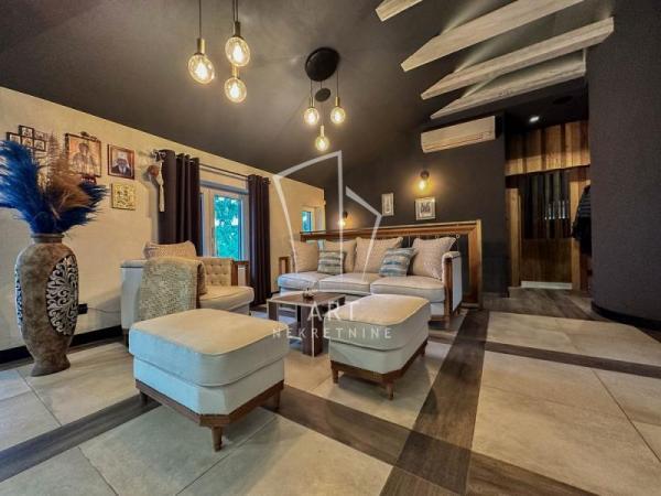 Stan na prodaju u Beogradu, Resnik, cetvorosoban, 284m2, cena 520000 evra