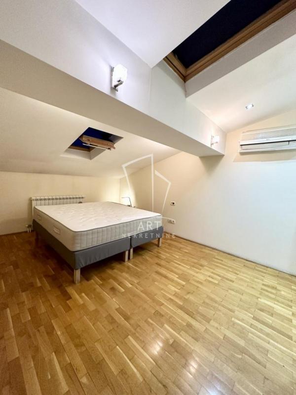 Stan na prodaju u Beogradu, Zvezdara, cetvorosoban, 157m2, cena 365000 evra