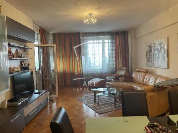 Stan na prodaju u Beogradu, Novi Beograd, dvosoban, 75m2, cena 275000 evra