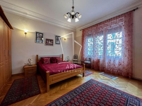 Stan na prodaju u Beogradu, Stari grad, cetvorosoban, 113m2, cena 450000 evra