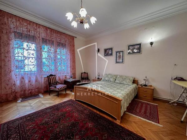 Stan na prodaju u Beogradu, Stari grad, cetvorosoban, 113m2, cena 450000 evra