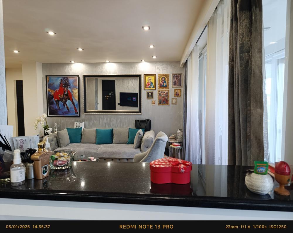 Stan na prodaju u Beogradu, Novi Beograd blok 28 (Potkovica), dvosoban, 60m2, cena 240000 evra