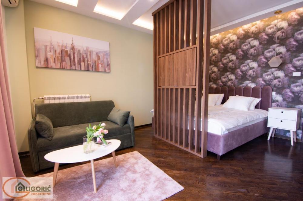 Stan na prodaju u Beogradu, Beograd (Trg Republike), cetvorosoban, 109m2, cena 598000 evra