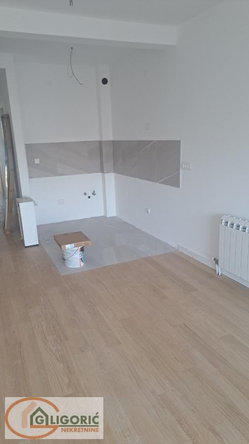 Stan na prodaju u Beogradu, Cvetkova pijaca, trosoban, 89m2, cena 264000 evra