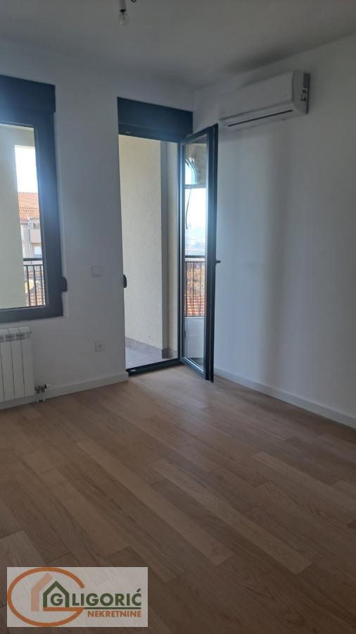 Stan na prodaju u Beogradu, Cvetkova pijaca, dvosoban, 61m2, cena 215000 evra