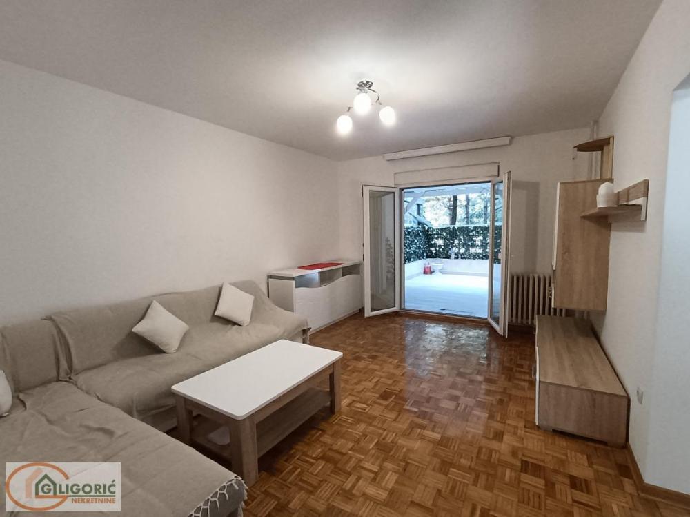 Stan na prodaju u Beogradu, Bežanijska kosa, troiposoban, 84m2, cena 264000 evra