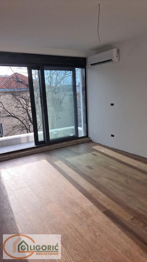 Stan na prodaju u Beogradu, Autokomanda, cetvorosoban, 107m2, cena 380000 evra