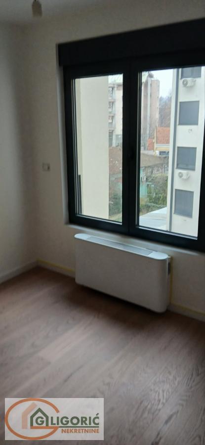 Stan na prodaju u Beogradu, Autokomanda, trosoban, 76m2, cena 235600 evra