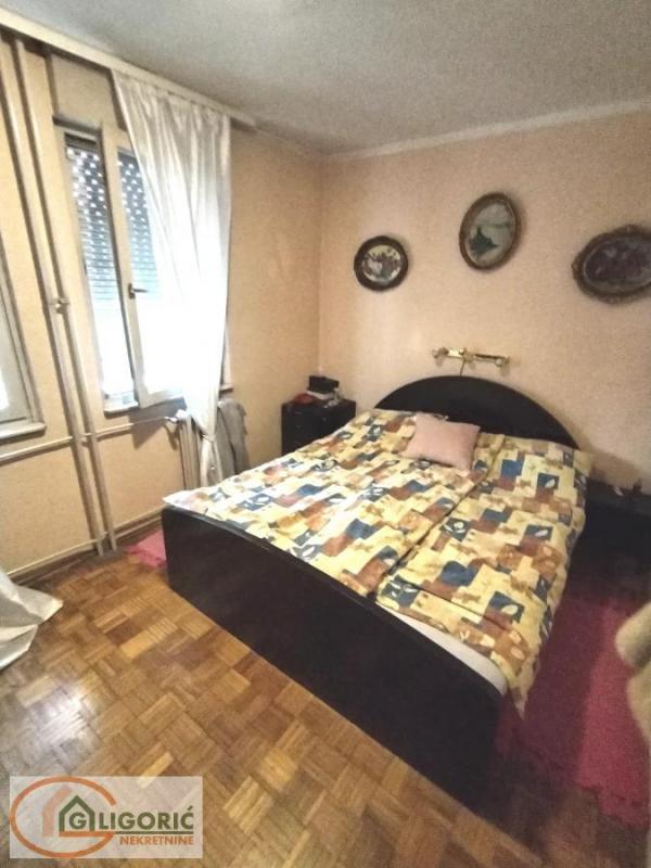 Stan na prodaju u Beogradu, Učiteljsko naselje, cetvorosoban, 86m2, cena 300000 evra