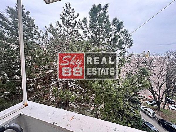 Stan na prodaju u Beogradu, Zvezdara, trosoban, 58m2, cena 175000 evra