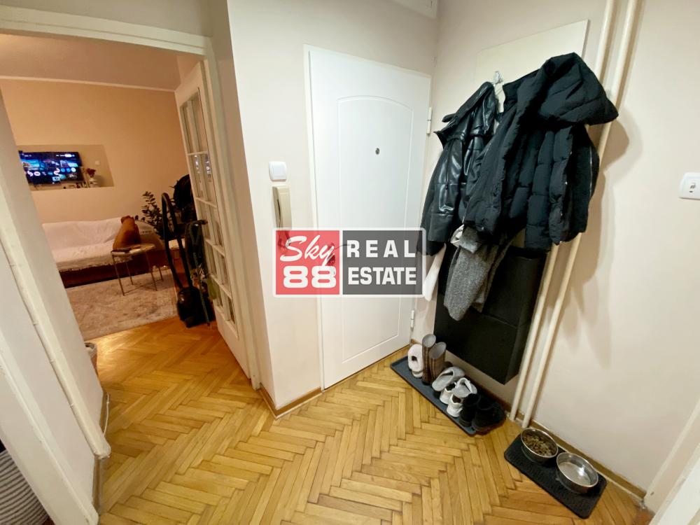 Stan na prodaju u Beogradu, Kalenić pijaca, dvosoban, 40m2, cena 240000 evra