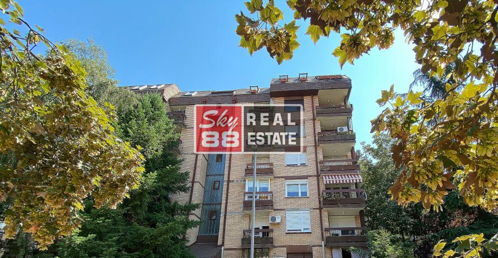 Stan na prodaju u Beogradu, Banovo brdo, trosoban, 72m2, cena 270000 evra