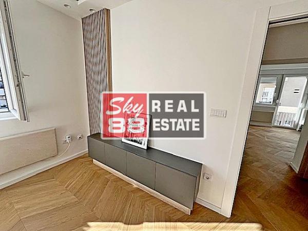 Stan na prodaju u Beogradu, Vračar, dvosoban, 56m2, cena 209000 evra
