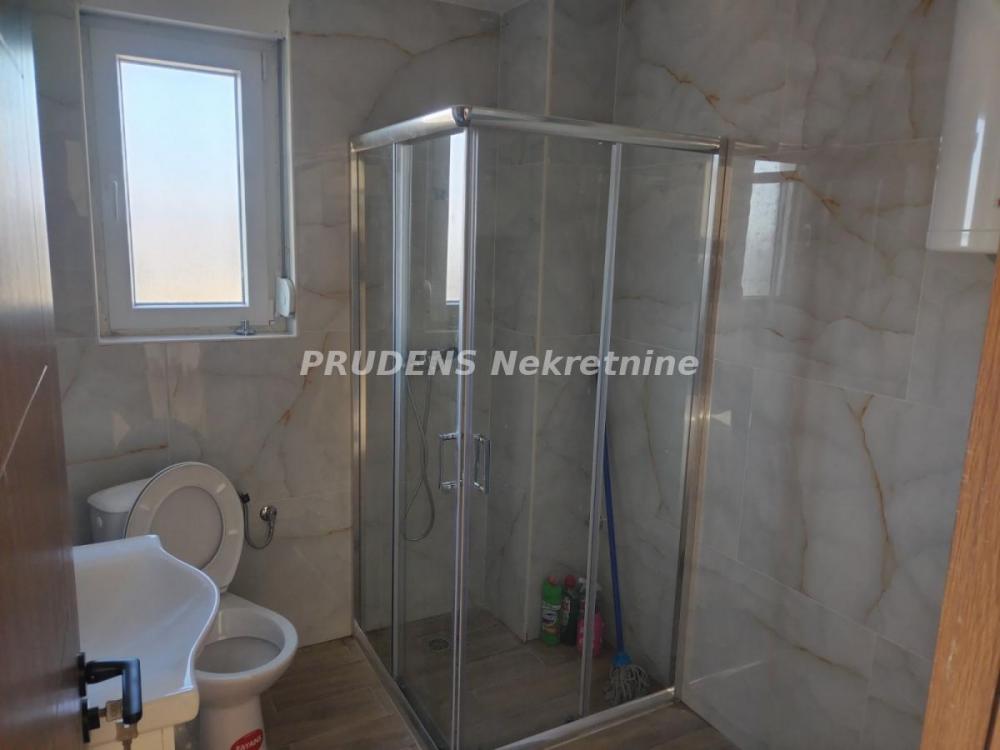 Stan na prodaju u Beogradu, Surčin, trosoban, 63m2, cena 82550 evra