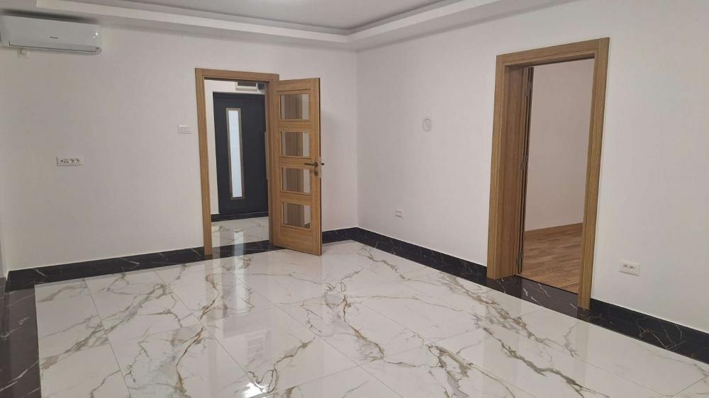 Stan na prodaju u Beogradu, Zemun, trosoban, 86m2, cena 330000 evra