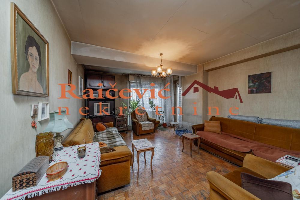 Stan na prodaju u Beogradu, Botanička bašta, trosoban, 85m2, cena 260000 evra