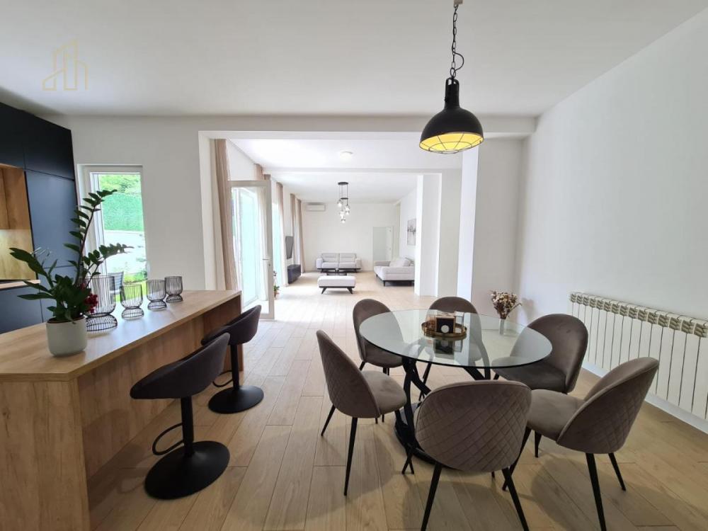 Stan na prodaju u Beogradu, Dedinje, 220m2, cena 950000 evra