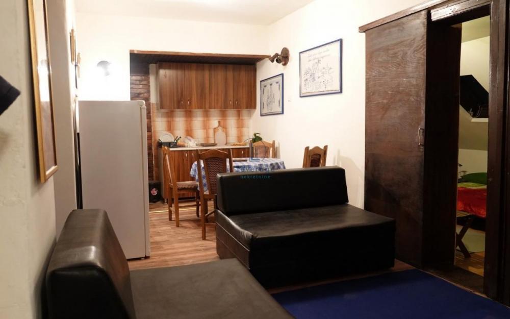 Stan na prodaju u Beogradu, Palata pravde, trosoban, 80m2, cena 220000 evra