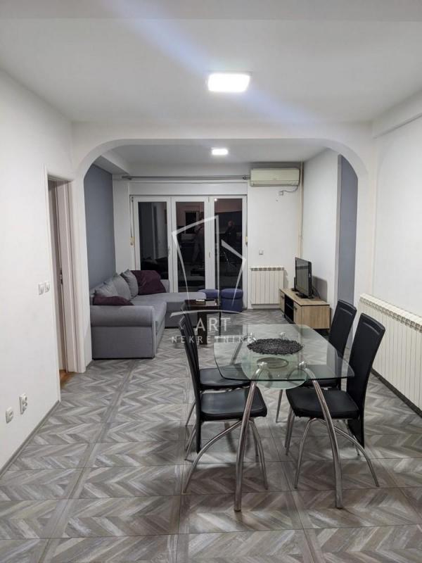 Stan na prodaju u Beogradu, Crveni Krst, trosoban, 66m2, cena 299000 evra