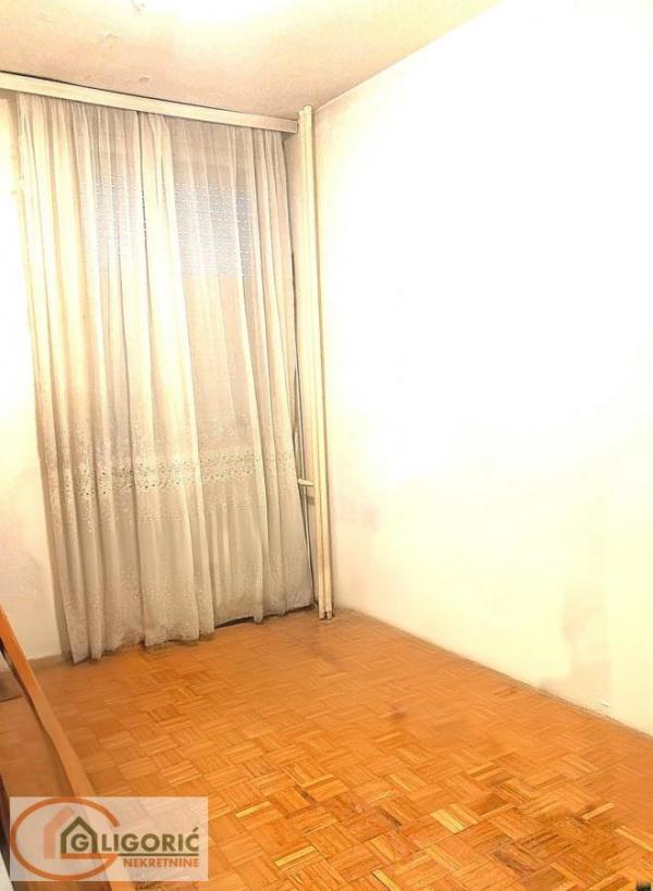 Stan na prodaju u Beogradu, Banovo brdo, trosoban, 58m2, cena 172500 evra