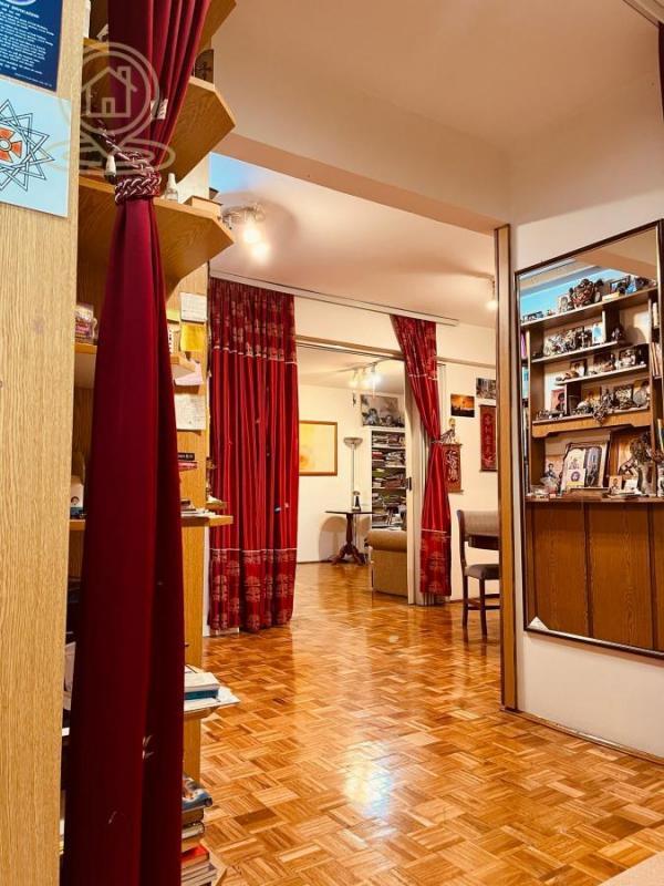 Stan na prodaju u Beogradu, Žarkovo, troiposoban, 100m2, cena 275000 evra