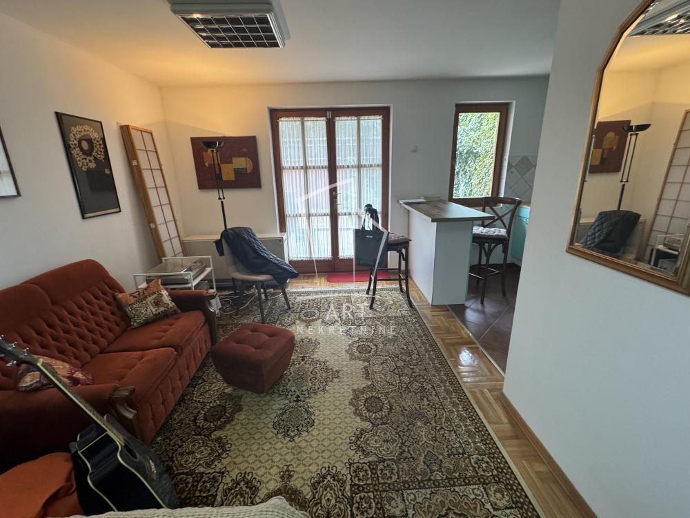 Stan na prodaju u Beogradu, Cvetkova pijaca, dvosoban, 64m2, cena 191000 evra