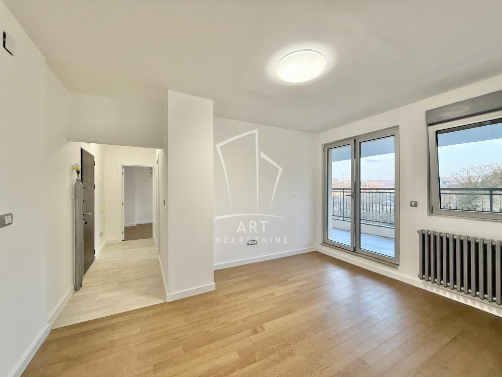 Stan na prodaju u Beogradu, Kanarevo brdo, trosoban, 70m2, cena 179900 evra