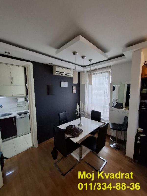 Stan na prodaju u Beogradu, Novi Beograd blok 67A (Belvile), dvosoban, 46m2, cena 225000 evra