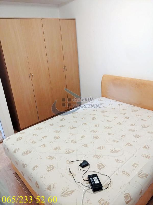 Stan na prodaju u Beogradu, Đeram pijaca, trosoban, 66m2, cena 299000 evra
